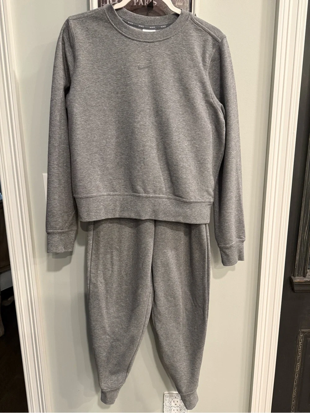 Women’s Nike Gray Sweatshirt and Jogger Set - Top SM. Bottoms XS